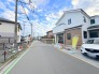 前面道路は広く、駐車がしやすいです。
