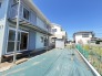 戸建てならではのお庭スペース。BBQやガーデニング、お子様のプールなど、、、、様々な楽しみ方ができるプライベート空間。ご家族皆さままで思いっきりお楽しみください。
