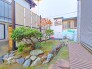 コンパクトながら、お庭もございます。