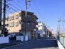 マンション前面道路は交通量が少ないです。