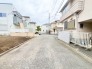 前面道路は通り抜けができないため、交通量が少なく静かな住環境です。
