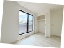 今からここを誰のお部屋にしようか、そんな洋室。大きさは4.4帖です。
