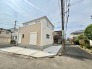 戸建てが立ち並ぶ静かな住宅街。四季折々の移り変わりを感じながら自然と楽しみ、暮らす、そんな毎日を日々の中で感じられる住環境
