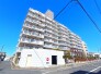 周囲は閑静な住宅街でありながら、スーパーまで近い便利な立地です。 10m