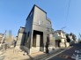 戸建てが立ち並ぶ静かな住宅街。四季折々の移り変わりを感じながら自然と楽しみ、暮らす、そんな毎日を日々の中で感じられる住環境

