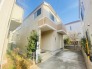 戸建てが立ち並ぶ静かな住宅街。四季折々の移り変わりを感じながら自然と楽しみ、暮らす、そんな毎日を日々の中で感じられる住環境

