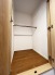 階段上を上手に使った収納です