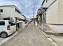 前面道路は通り抜けができないため、交通量が少なく静かな住環境です。
 10m