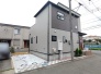 前面道路は通り抜けができないため、交通量が少なく静かな住環境です。
