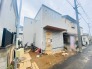 戸建てが立ち並ぶ静かな住宅街。四季折々の移り変わりを感じながら自然と楽しみ、暮らす、そんな毎日を日々の中で感じられる住環境
