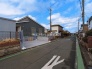 戸建てが立ち並ぶ静かな住宅街。四季折々の移り変わりを感じながら自然と楽しみ、暮らす、そんな毎日を日々の中で感じられる住環境
