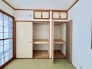 広々収納で、仕事着、普段着をまとめて収納できます。

