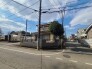 陽当たりの良い角地です。
五感で感じる、現地でしかわからない事も沢山ございます。周辺環境なども一緒にご案内いたしますのでお気軽にお問合せください。
