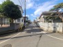 6m幅員の道路に面しておりお車の運転が苦手な方でも安心して出入りいただけます。
