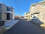 6m幅員の道路に面しておりお車の運転が苦手な方でも安心して出入りいただけます。
