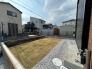 戸建てならではのお庭スペース。BBQやガーデニング、お子様のプールなど、、、、様々な楽しみ方ができるプライベート空間。ご家族皆さままで思いっきりお楽しみください。
