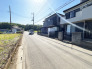 空が広く感じられる開放的な環境にあり、落ち着いた街並みの中で穏やかな日常を過ごせる住環境です
