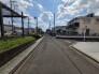 戸建てが立ち並ぶ静かな住宅街。四季折々の移り変わりを感じながら自然と楽しみ、暮らす、そんな毎日を日々の中で感じられる住環境
