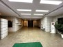 広々としたエントランスは、訪れる人を温かく迎えます
