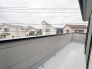 広めのバルコニーは風通しも良くお洗濯物もしっかりと干すことができます！
