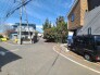 戸建てが立ち並ぶ静かな住宅街。四季折々の移り変わりを感じながら自然と楽しみ、暮らす、そんな毎日を日々の中で感じられる住環境
