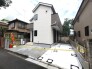 セカンドカーや来客時にも便利なカースペース2台分ございます。
