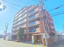 駅から近く、周囲に商業施設多数で便利な立地のマンションです。 10m