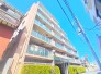 西武多摩湖線「八坂」駅～徒歩２分。
２駅２路線利用可能な便利な立地が魅力的！