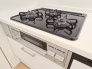 新品のビルトイン型コンロ＆グリル。
３口あれば、大きなフライパンを使いながら横でお湯を沸かせます！