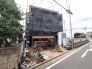 南道路に面しており日中もたくさんの陽が入ります。風通りや周辺環境など実際に現地にてご確認ください。
