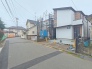 周辺住民以外の交通が少なく、安全で閑静な住環境が保たれやすい立地です。