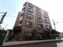 戸建てが立ち並ぶ静かな住宅街。四季折々の移り変わりを感じながら自然と楽しみ、暮らす、そんな毎日を日々の中で感じられる住環境
