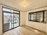 今からここを誰のお部屋にしようか、そんな洋室。大きさは5.25帖です。
