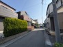 戸建てが立ち並ぶ静かな住宅街。四季折々の移り変わりを感じながら自然と楽しみ、暮らす、そんな毎日を日々の中で感じられる住環境
