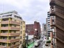 窓から眺める風景は一日の疲れを癒すヒーリングを奏でる、心地の良い時間を演出してくれます。室内も重要ですが、周りの環境もマイホーム選びの大事なポイント
 1m