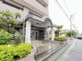 玄関はおうちの顔とも呼ばれる重要な場所！明るくスッキリと見える空間で住まう人を見送り、出迎えてくれます。
