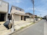 戸建てが立ち並ぶ静かな住宅街。四季折々の移り変わりを感じながら自然と楽しみ、暮らす、そんな毎日を日々の中で感じられる住環境
