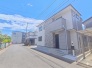 前面道路は周辺住民以外の交通が無く、安全で閑静な住環境が保たれやすい立地です。
