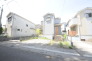 平成27年築の戸建です。空室の為ゆっくりとご見学可能です。