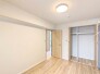～洋室／約５．６帖～
主寝室には、大きなクローゼットを配しました。