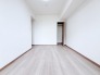 衣類の整理整頓に嬉しいクローゼット付きのお部屋。お子様のお部屋としても便利です。

