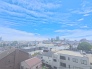 住戸の正面に高い建物が無く、開放感のある眺望が臨めます。