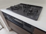 新品のビルトイン型コンロ＆グリル。
３口あれば、大きなフライパンを使いながら横でお湯を沸かせます！