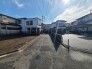 戸建てが立ち並ぶ静かな住宅街。四季折々の移り変わりを感じながら自然と楽しみ、暮らす、そんな毎日を日々の中で感じられる住環境
