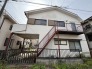 空との調和を感じる柔らかな色合い。穏やかな時間が流れる、親しみやすい住環境が整っています
