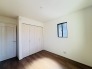 衣類の整理整頓に嬉しいクローゼット付きのお部屋。お子様のお部屋としても便利です。
