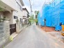 戸建てが立ち並ぶ静かな住宅街。四季折々の移り変わりを感じながら自然と楽しみ、暮らす、そんな毎日を日々の中で感じられる住環境
