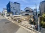 戸建てが立ち並ぶ静かな住宅街。四季折々の移り変わりを感じながら自然と楽しみ、暮らす、そんな毎日を日々の中で感じられる住環境
