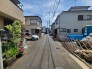 戸建てが立ち並ぶ静かな住宅街。四季折々の移り変わりを感じながら自然と楽しみ、暮らす、そんな毎日を日々の中で感じられる住環境
