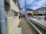 戸建てが立ち並ぶ静かな住宅街。四季折々の移り変わりを感じながら自然と楽しみ、暮らす、そんな毎日を日々の中で感じられる住環境
